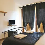 Welcomely - Menhir Apartament *