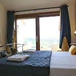 Welcomely - Menhir