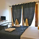 Welcomely - Menhir * Olmedo