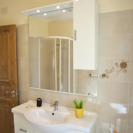 Welcomely - Menhir אולמדו