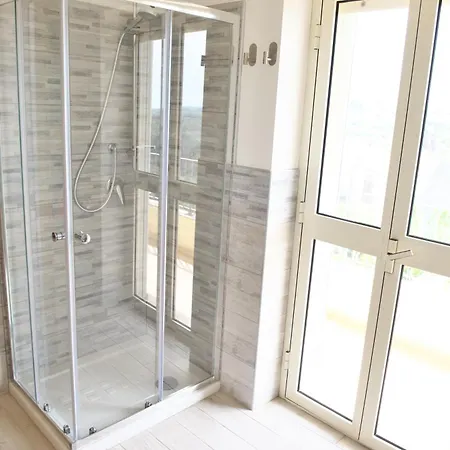 Welcomely - Menhir *