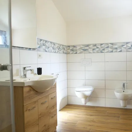 Welcomely - Menhir *